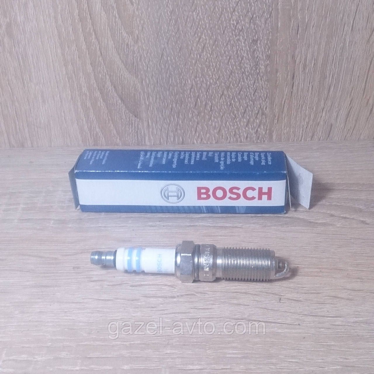 Свічка запалювання Газель, Волга дв.Крайслер, JEEP Cherokee 2.4 01 (HR8MCV) (пр-во Bosch) в упаковці