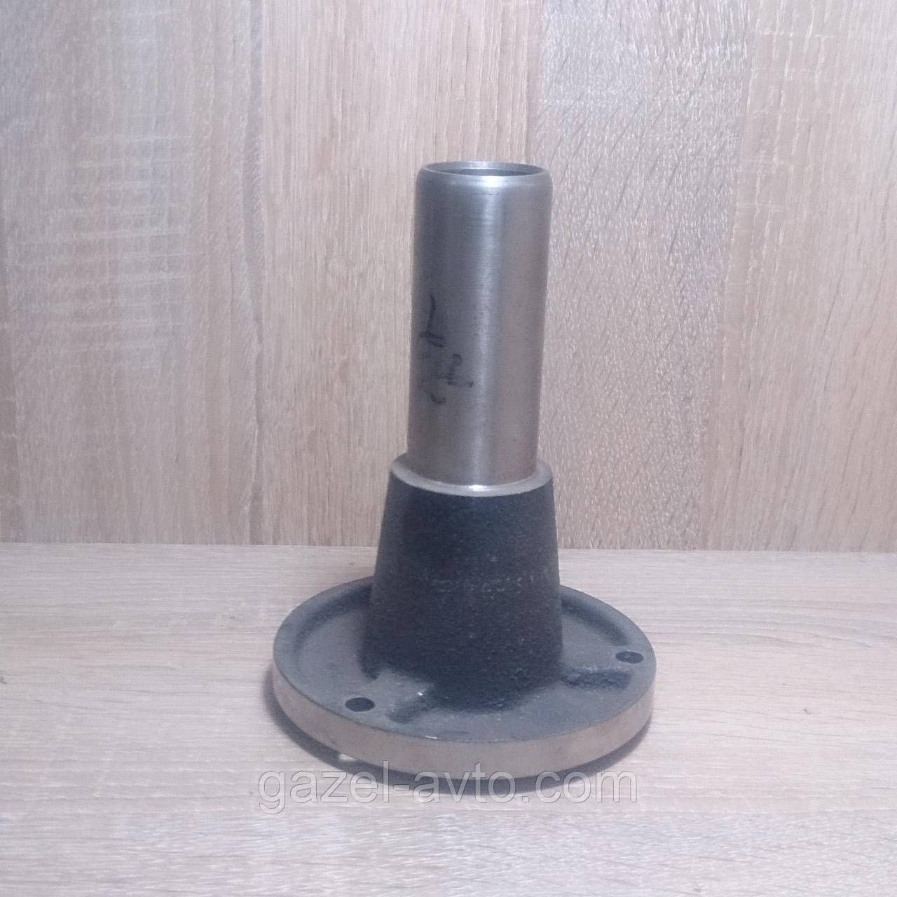 Фланец КПП Газель 560 дв. (направляющий, выжимной подшипник)