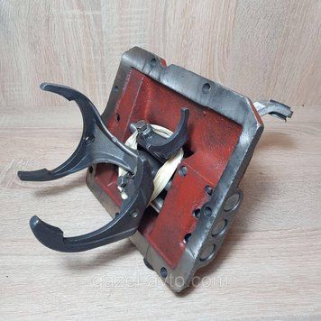 Кришка КПП МПП УАЗ 452 в зборі 4-х ступінчастою КПП (замінник)